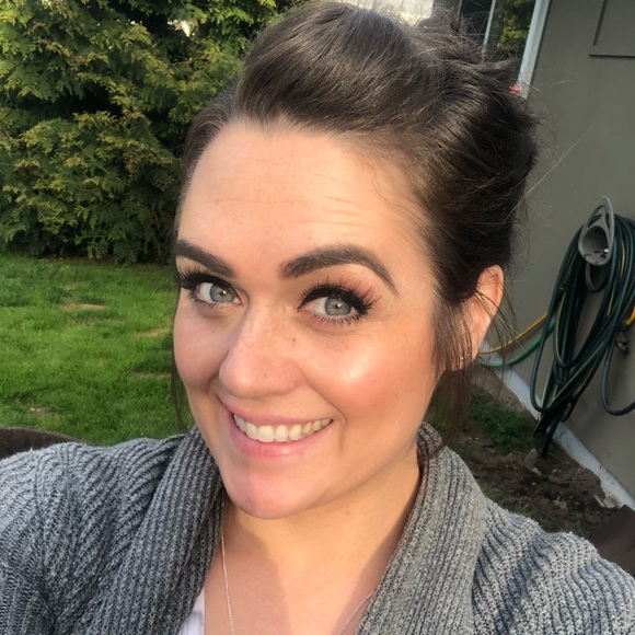 Meet your Posher, Michelle - Picture 1 of 1